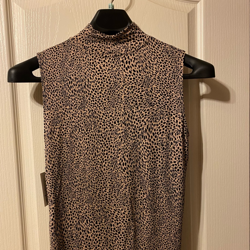 APT.9 pull over top. Dressy or casual. Light weight.